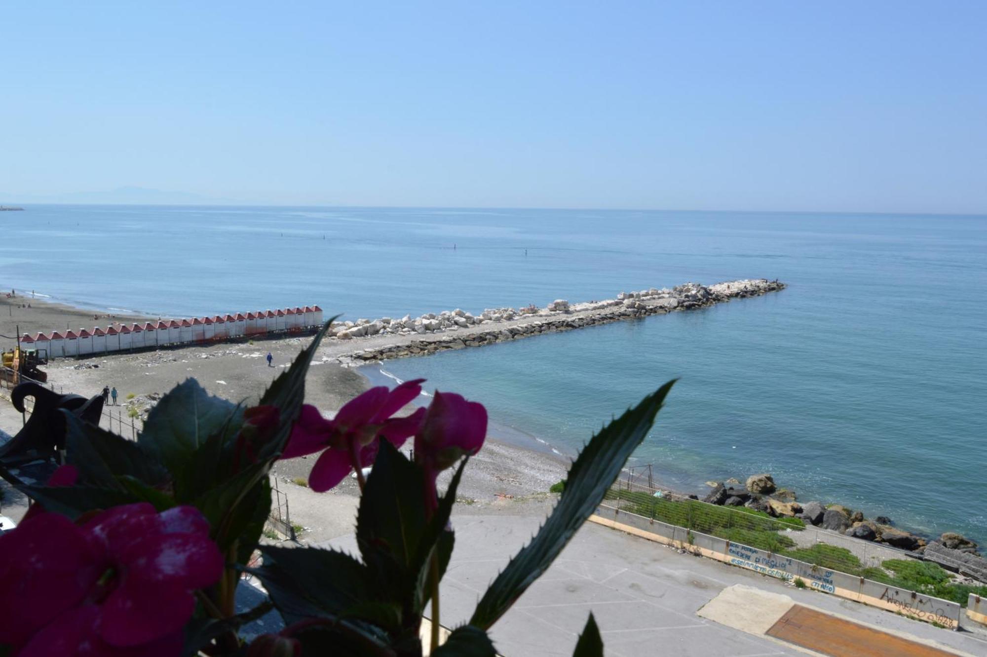 B&B Fronte Del Mare Salerno Exterior photo